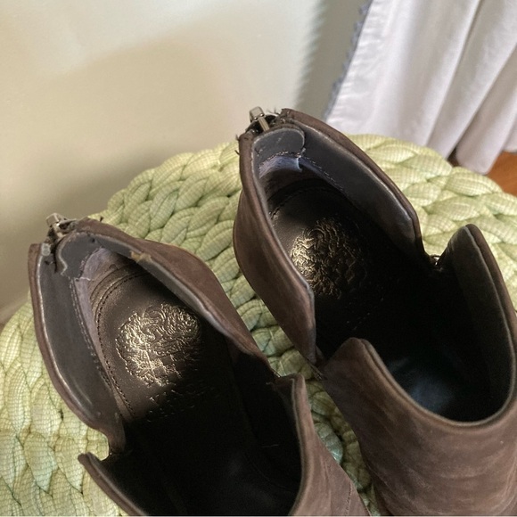 NWOB Vince Camuto Kreesi Chocolate Brown Matte Leather Ruch Peep Toe Heel Bootie - Picture 6 of 9